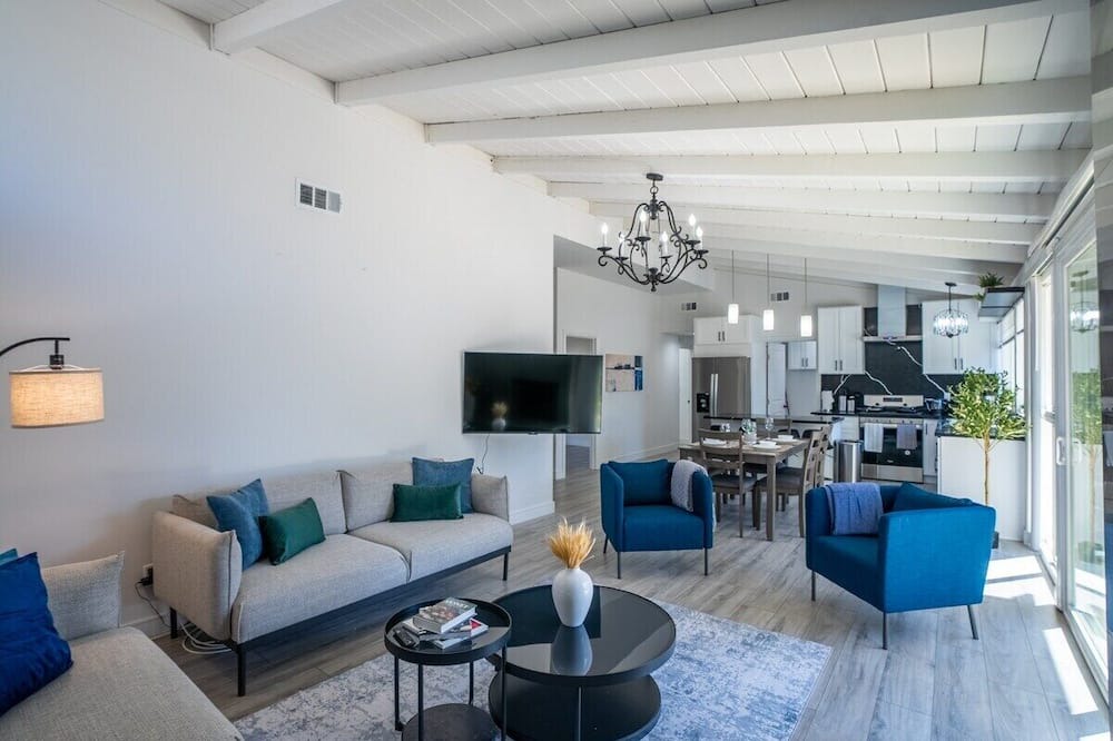 Photo of Livingroom in Winnetka