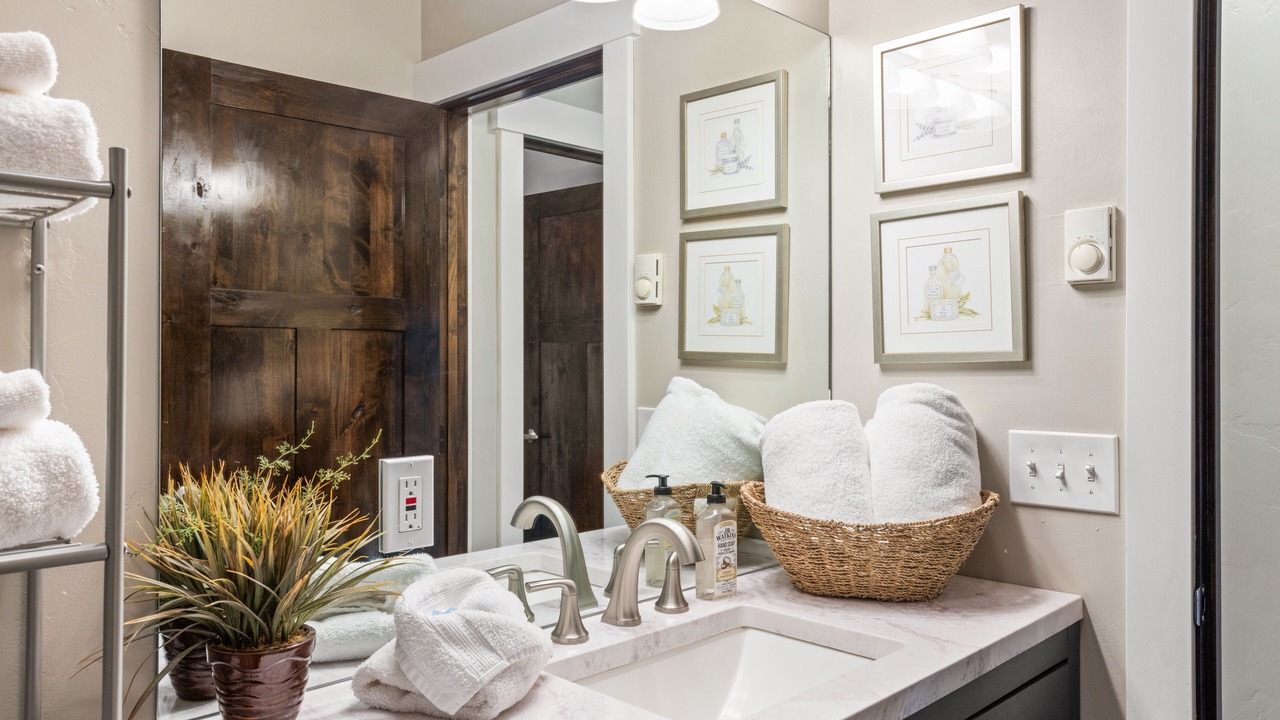 Photo of Bathroom in West Yellowstone