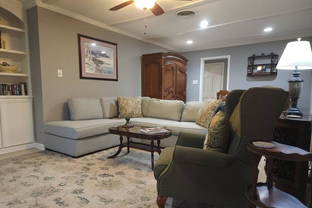 Photo of Livingroom in Memorial City