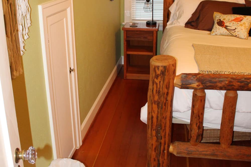 Photo of Bedroom in Mount Scott-Arleta