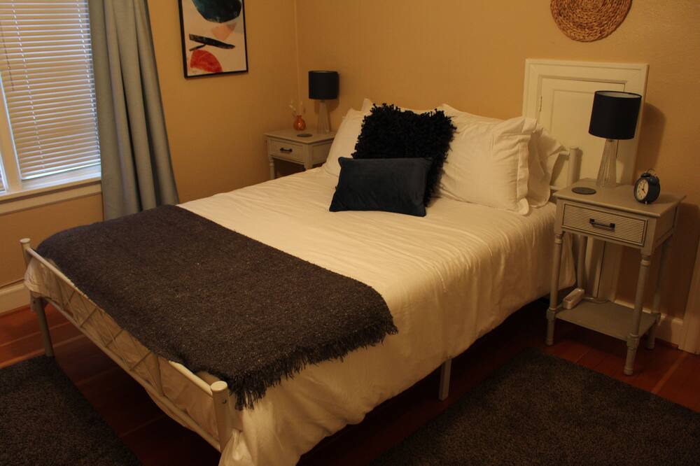 Photo of Bedroom in Mount Scott-Arleta