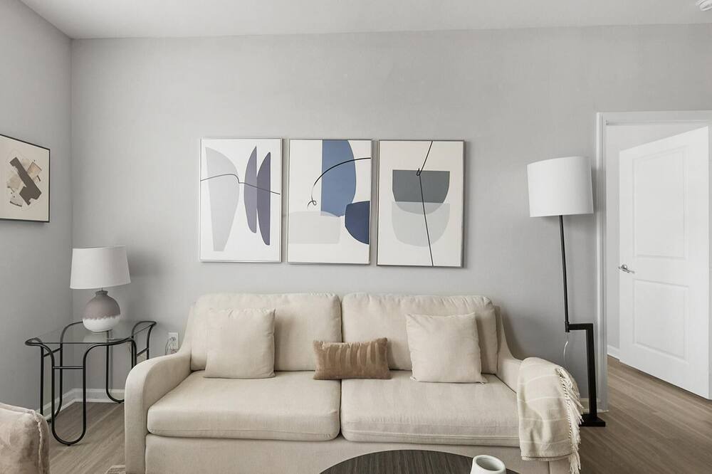 Photo of Livingroom in League City