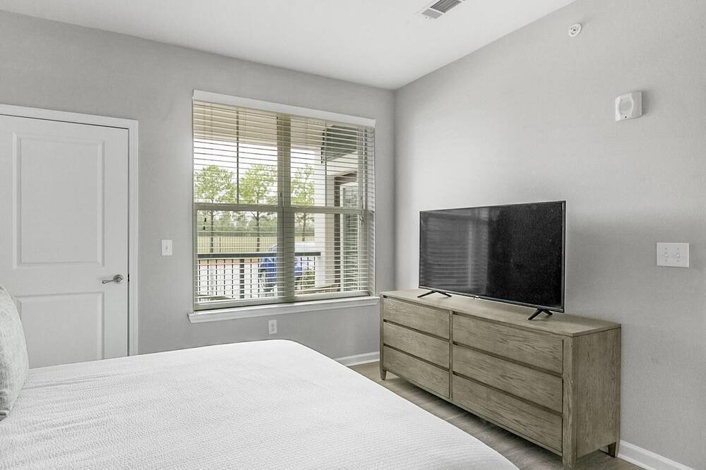 Photo of Bedroom in League City