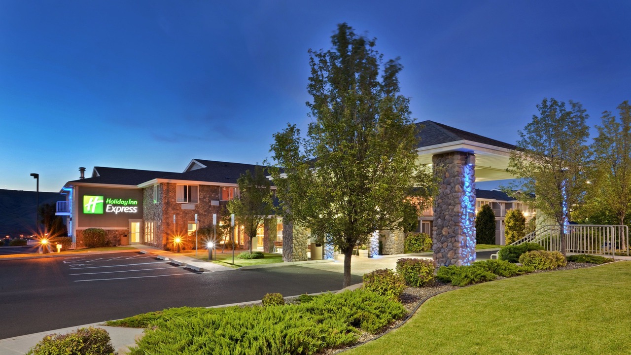 Photo of Buildings in Lewiston
