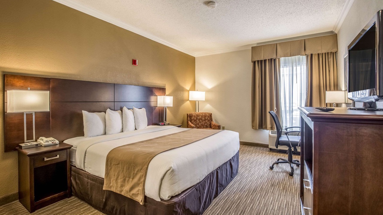 Photo of Bedroom in El Lago