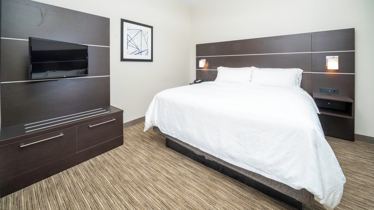 Photo of Bedroom in Garner