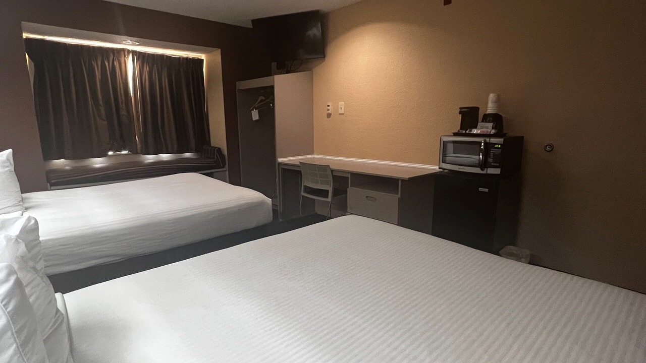 Photo of Bedroom in Nassau Bay