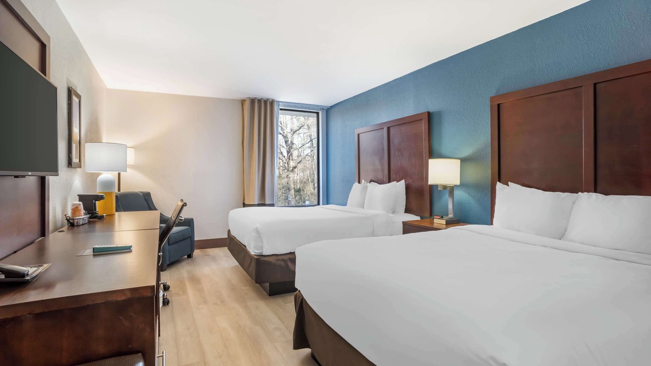 Photo of Bedroom in Executive Park