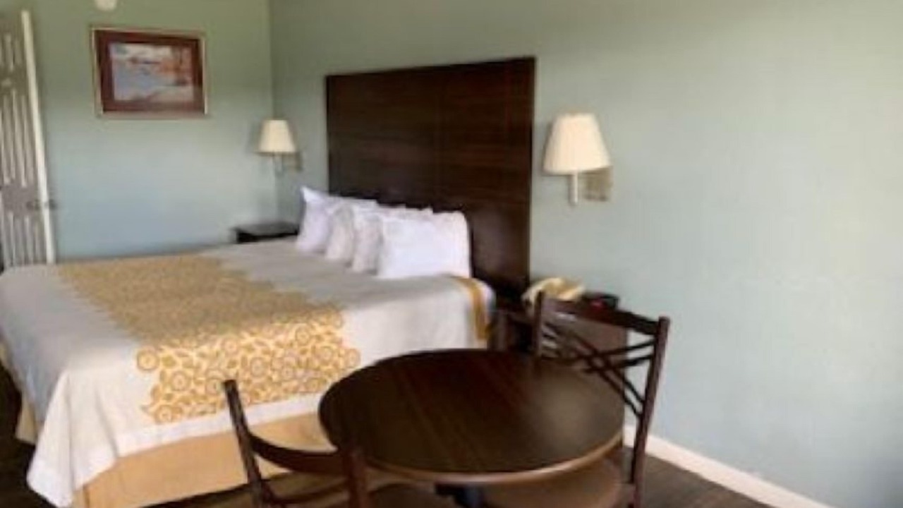 Photo of Bedroom in Clinton