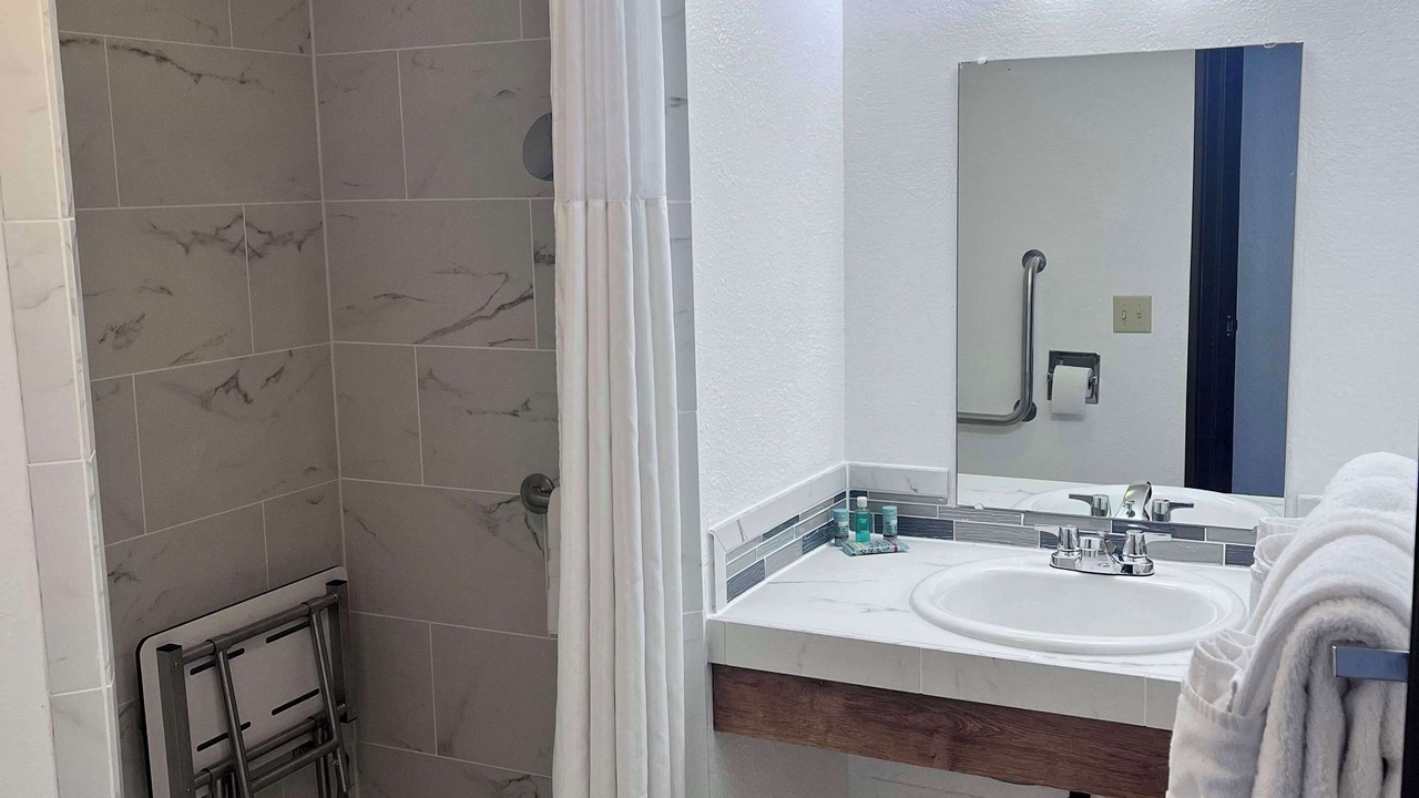 Photo of Bathroom in Glendive