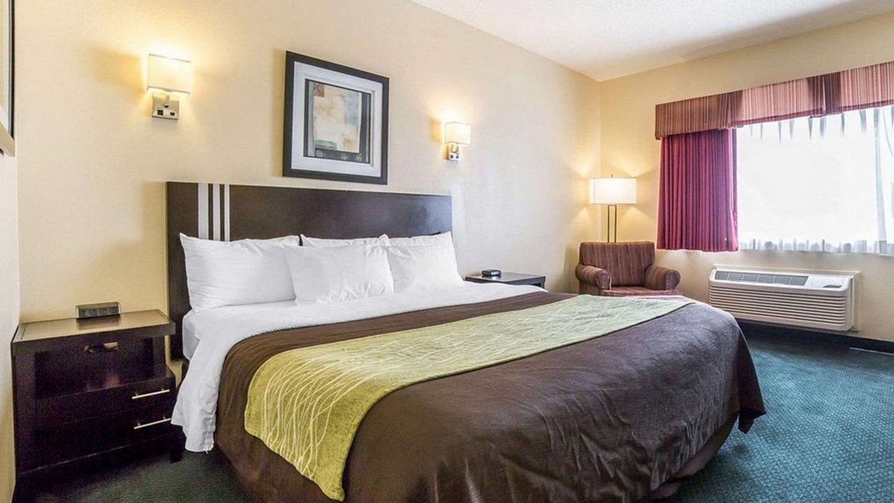 Photo of Bedroom in Glendive