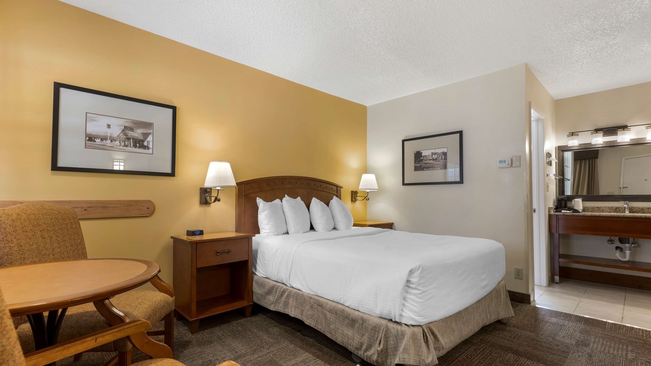 Photo of Bedroom in Lusk