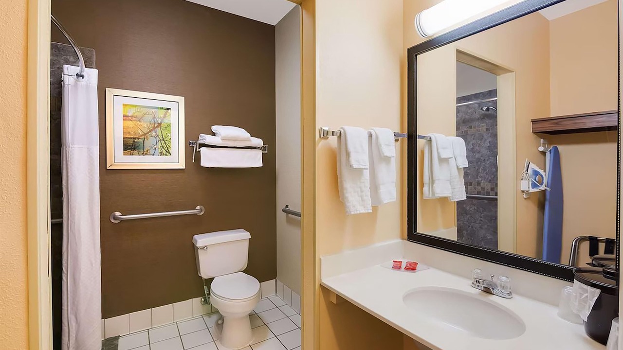 Photo of Bathroom in Minot