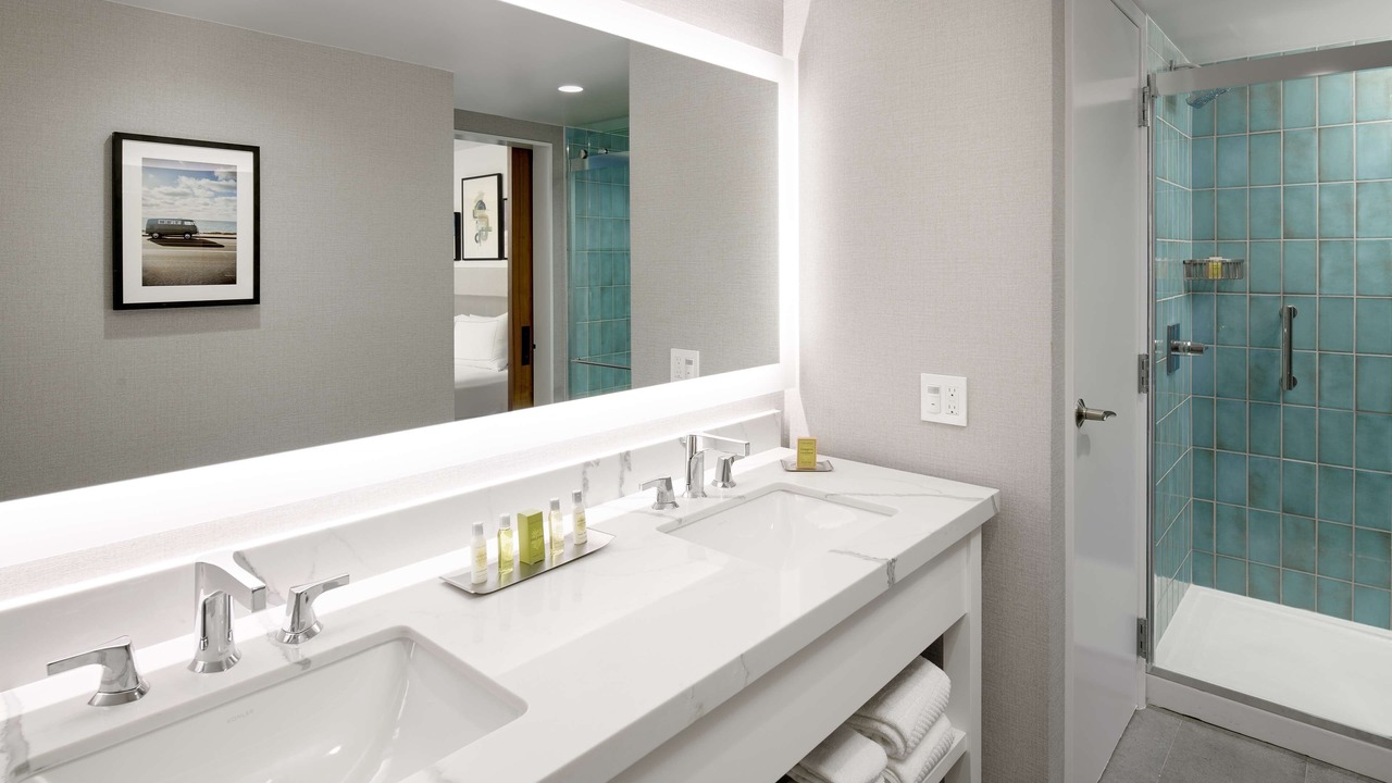 Photo of Bathroom in Fox Hills