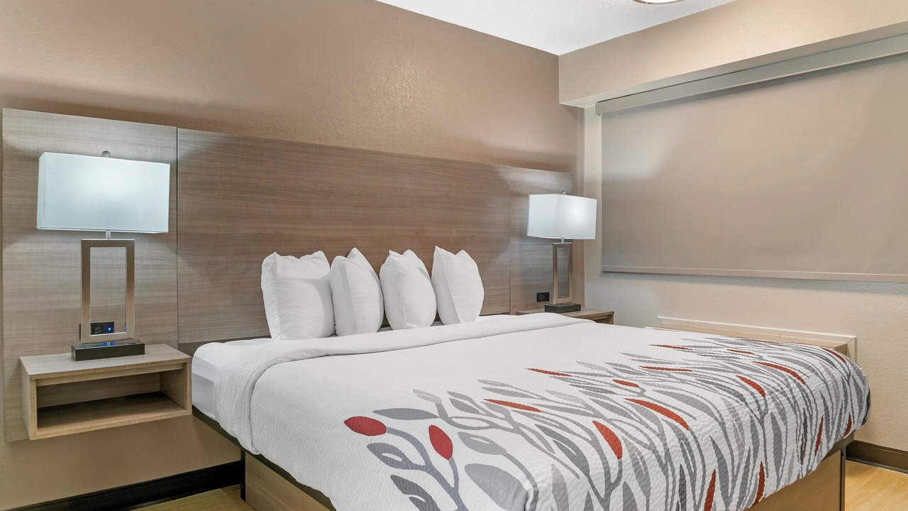 Photo of Bedroom in Rochester Hills