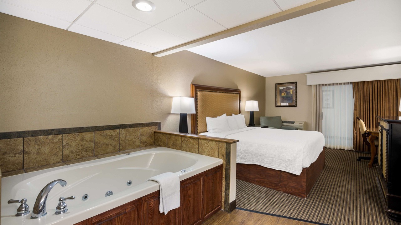 Photo of Bedroom in Minot