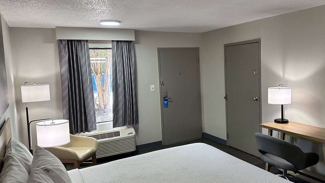 Photo of Bedroom in State Park