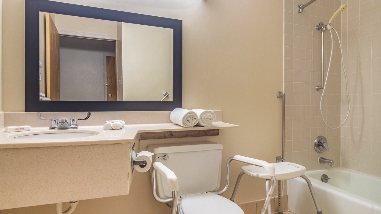 Photo of Bathroom in Austinburg
