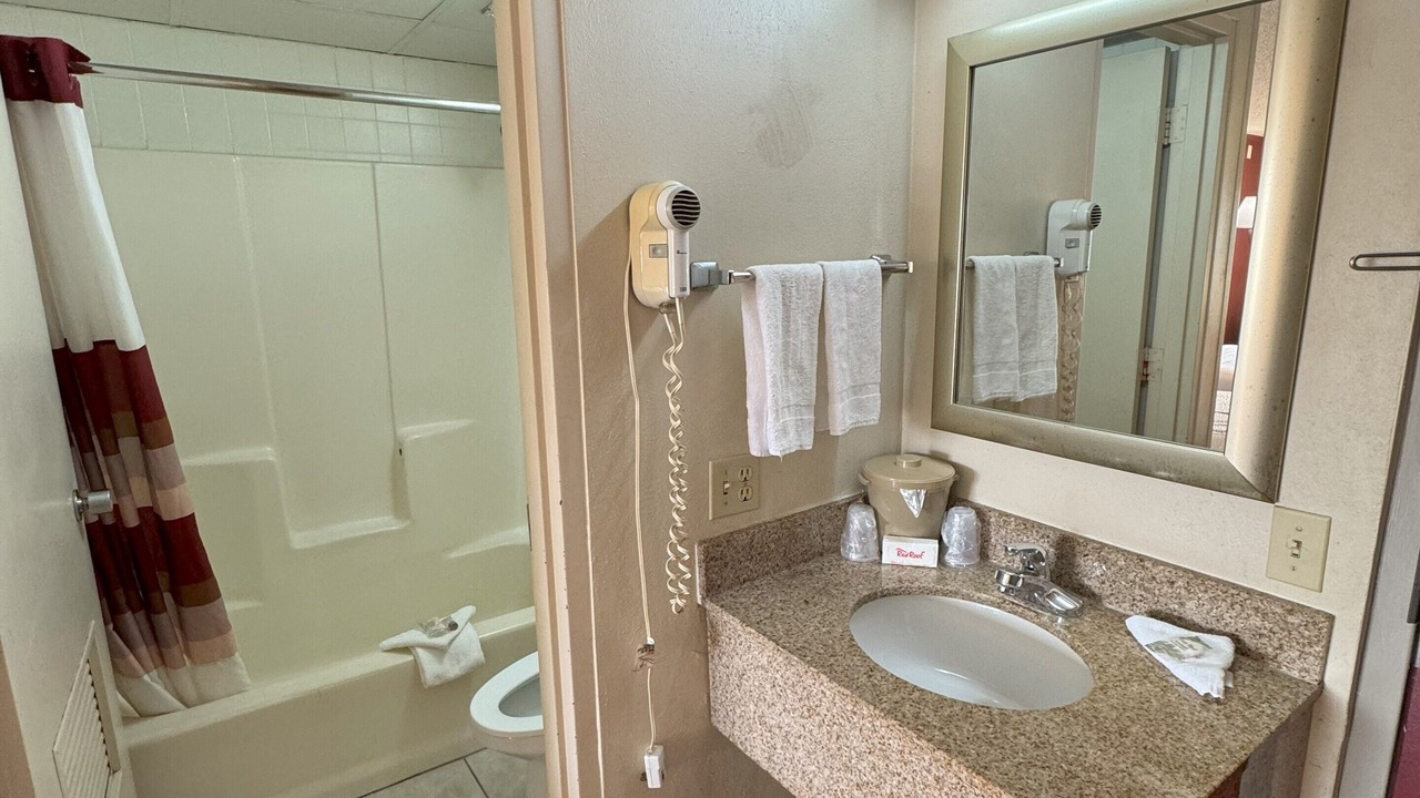 Photo of Bathroom in Elyria