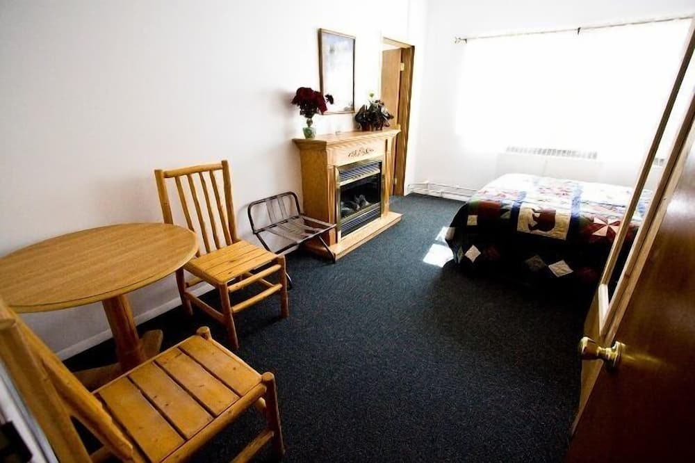 Photo of Livingroom in Mead