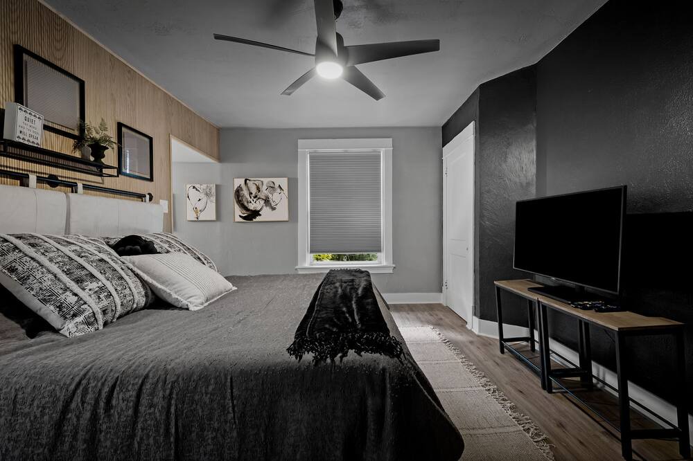 Photo of Bedroom in South Hills