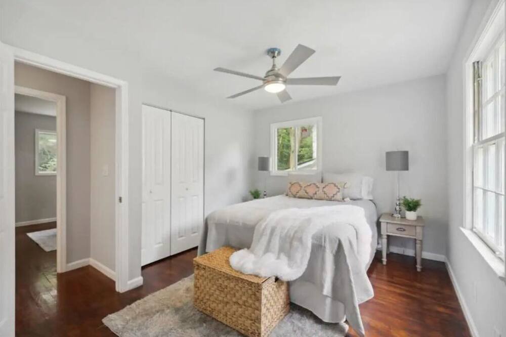 Photo of Bedroom in Collier Heights