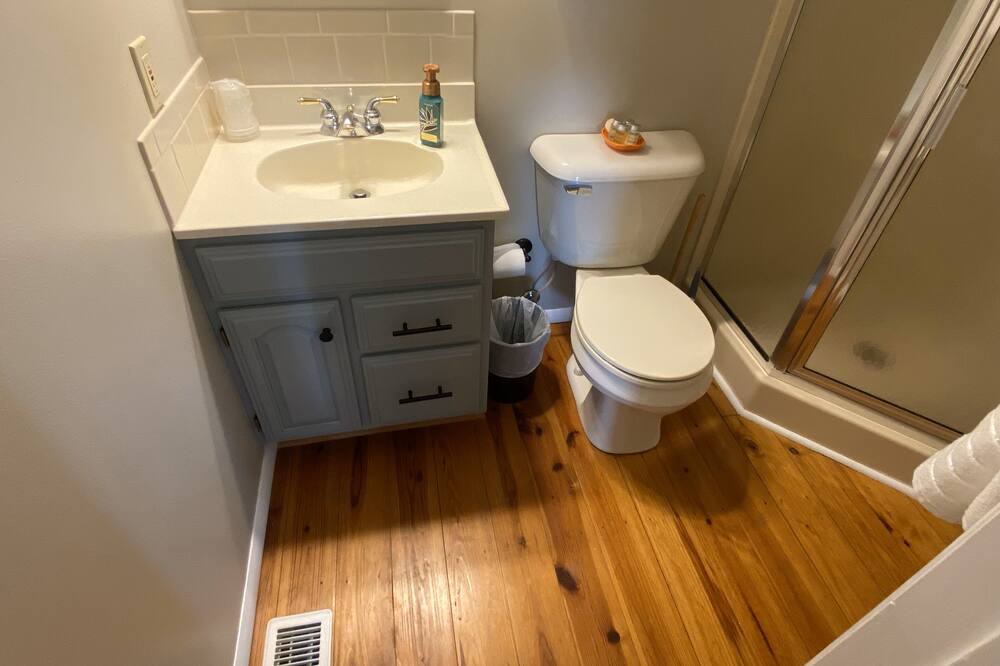 Photo of Bathroom in Metamora
