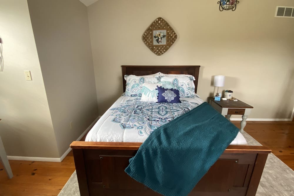 Photo of Bedroom in Metamora