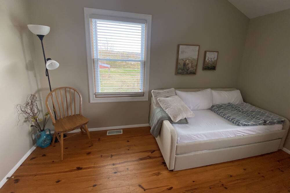 Photo of Bedroom in Metamora