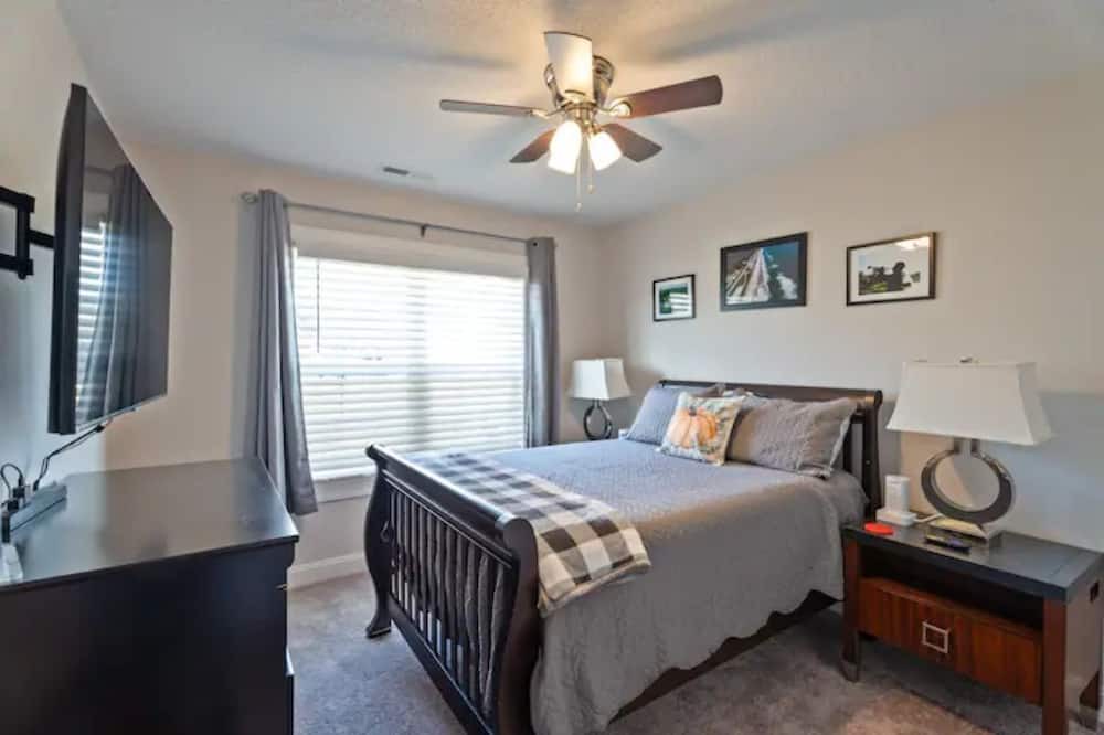 Photo of Bedroom in Piney Green