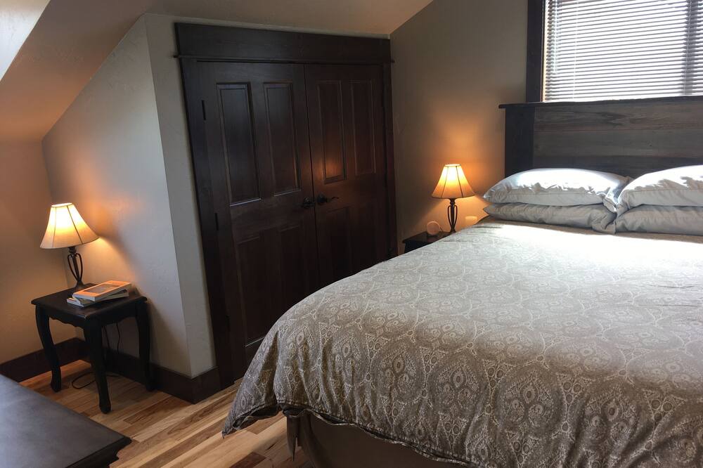 Photo of Bedroom in Glen