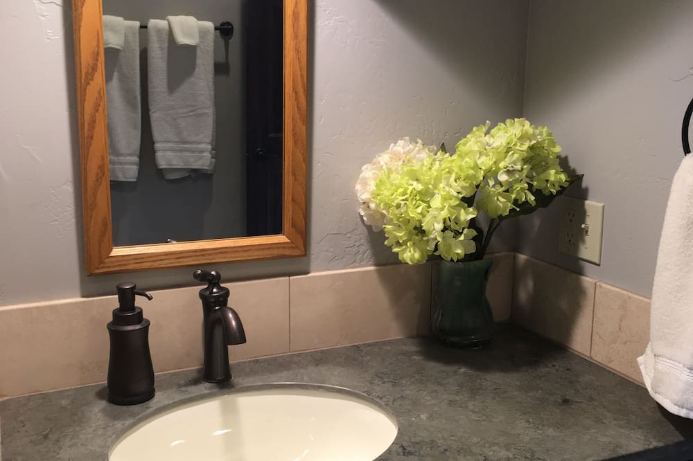 Photo of Bathroom in Glen