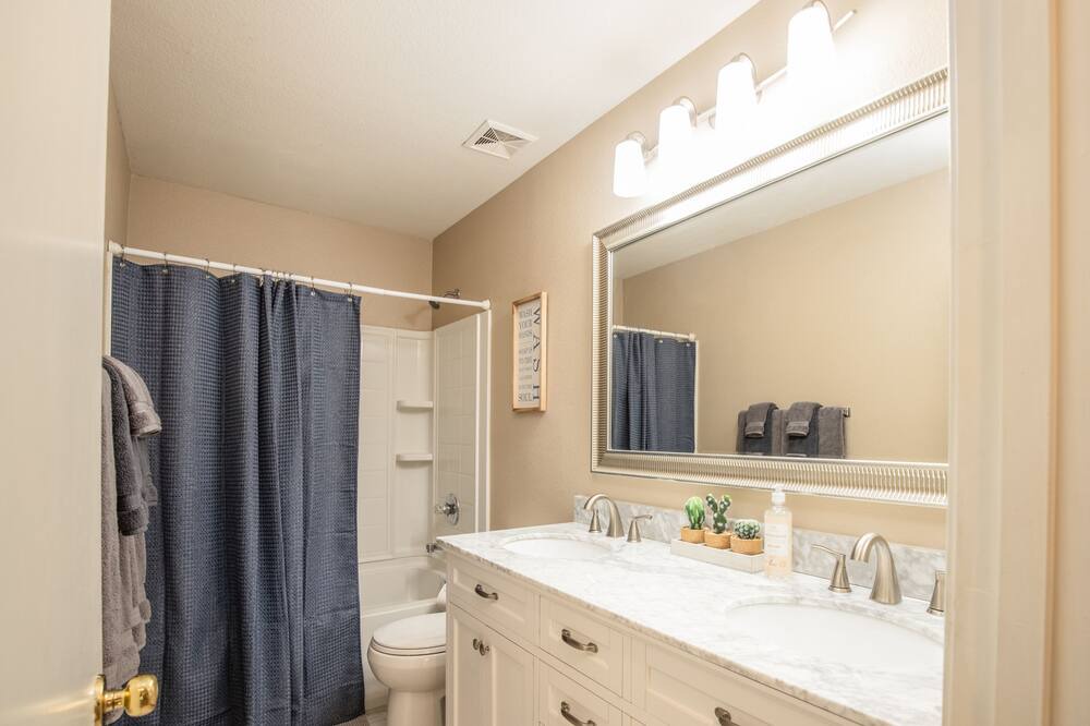 Photo of Bathroom in Superstition Springs