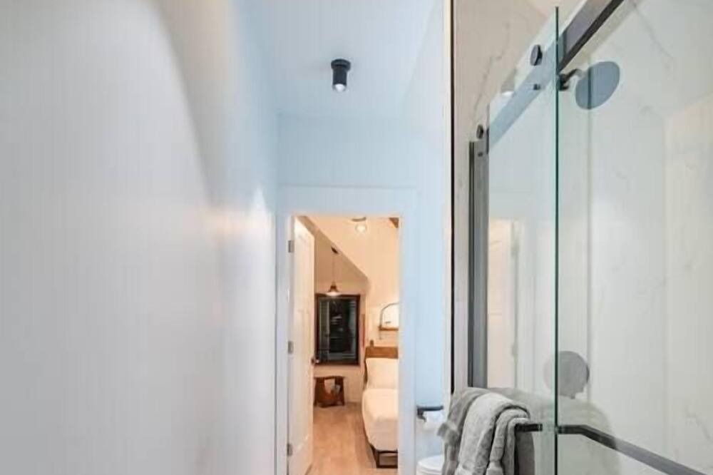 Photo of Bathroom in Mapleton/Fall Creek