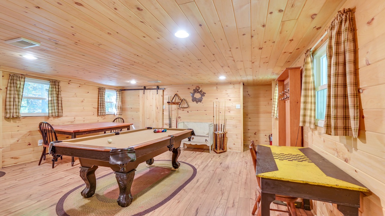 Photo of Bedroom in Boalsburg
