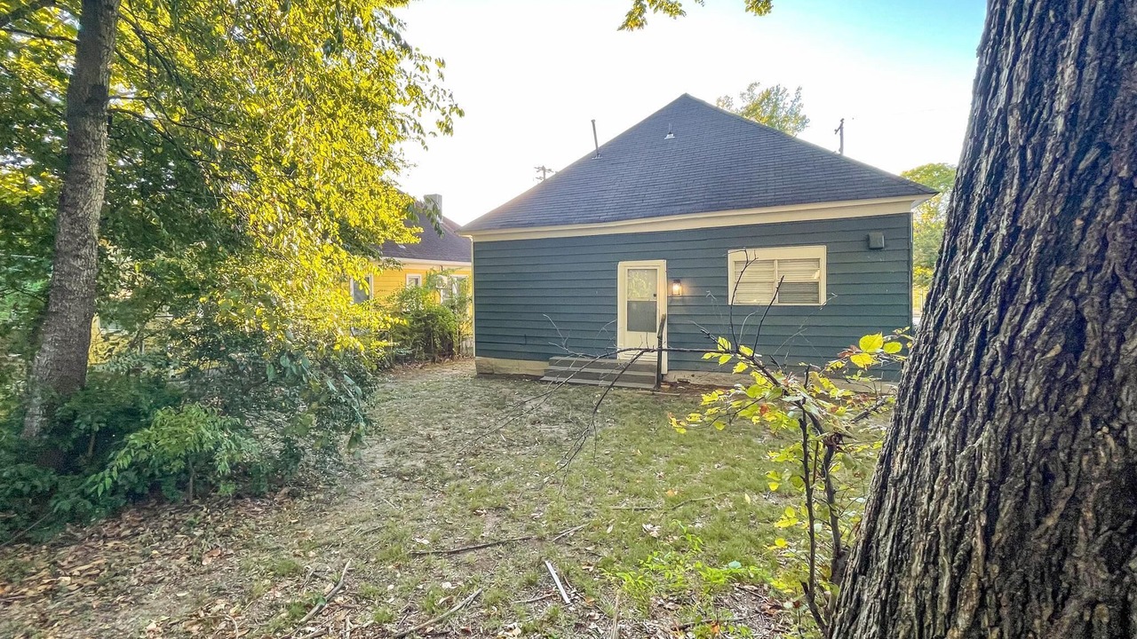 Photo of Outdoor in Uptown