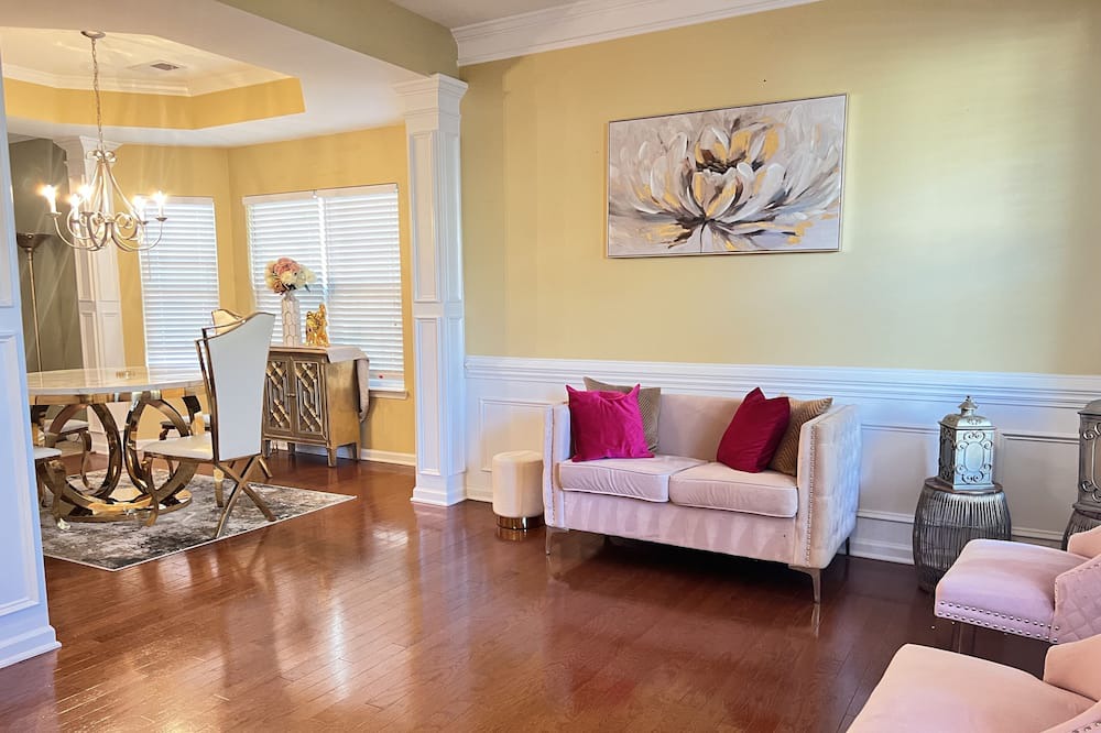 Photo of Livingroom in High Point