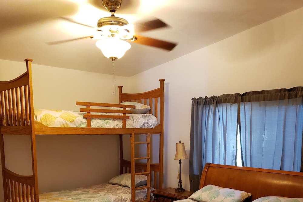 Photo of Bedroom in Troy