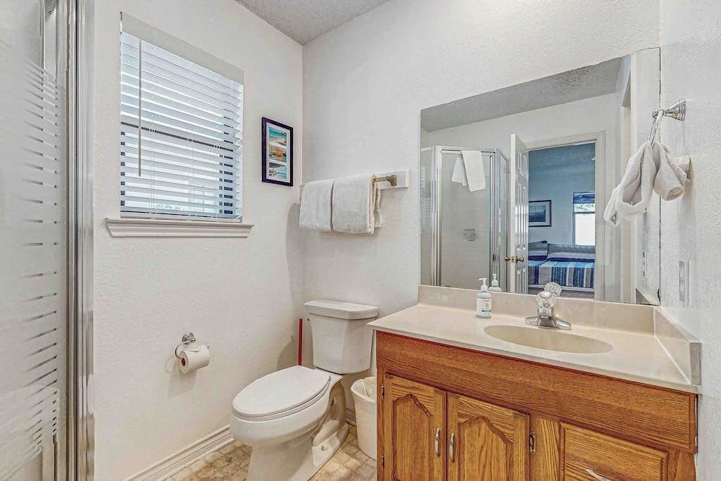 Photo of Bathroom in Kingsland