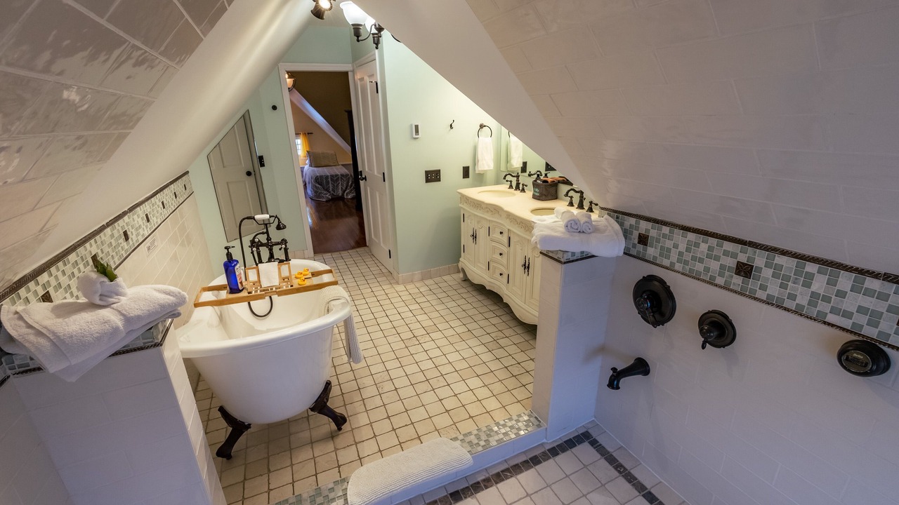Photo of Bathroom in Deadwood