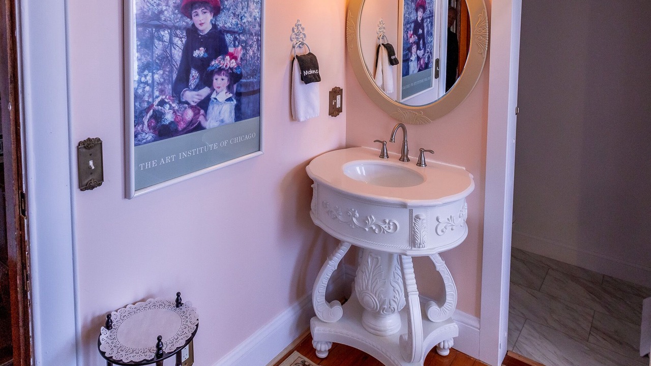 Photo of Bathroom in Deadwood
