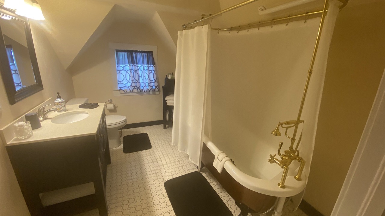 Photo of Bathroom in Mena