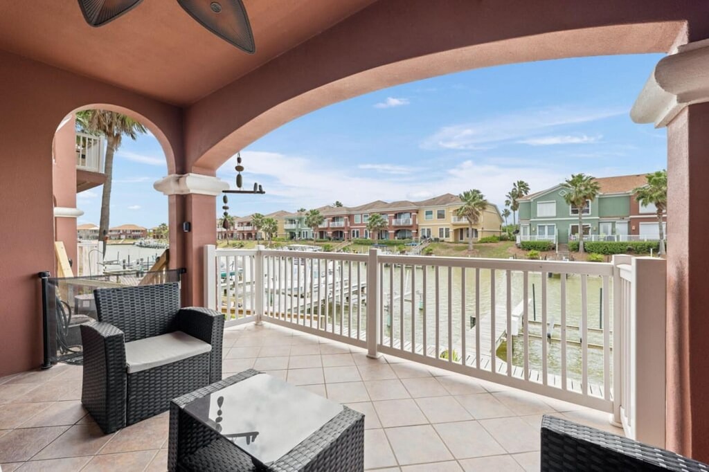 Photo of Patio Balcony in Laguna Vista