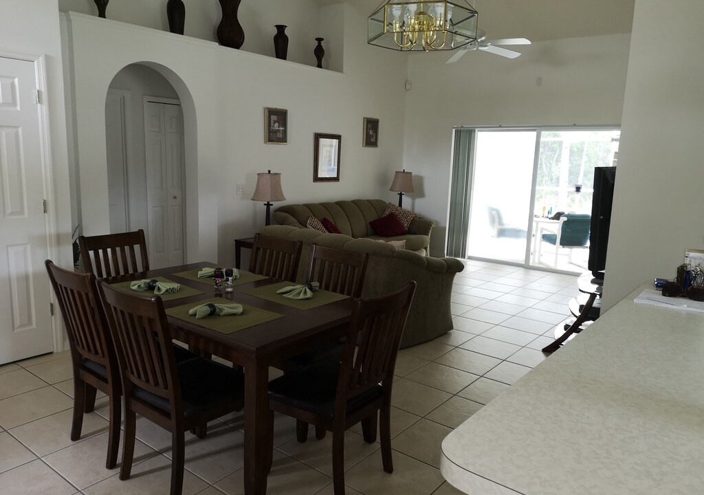 Photo of Livingroom in Bridgewater Crossing