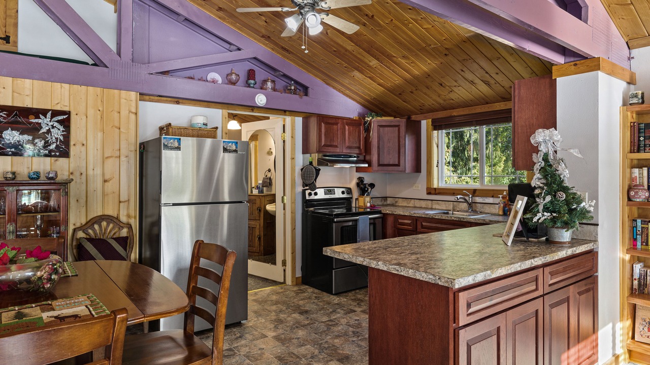 Photo of Kitchen in Gold Bar