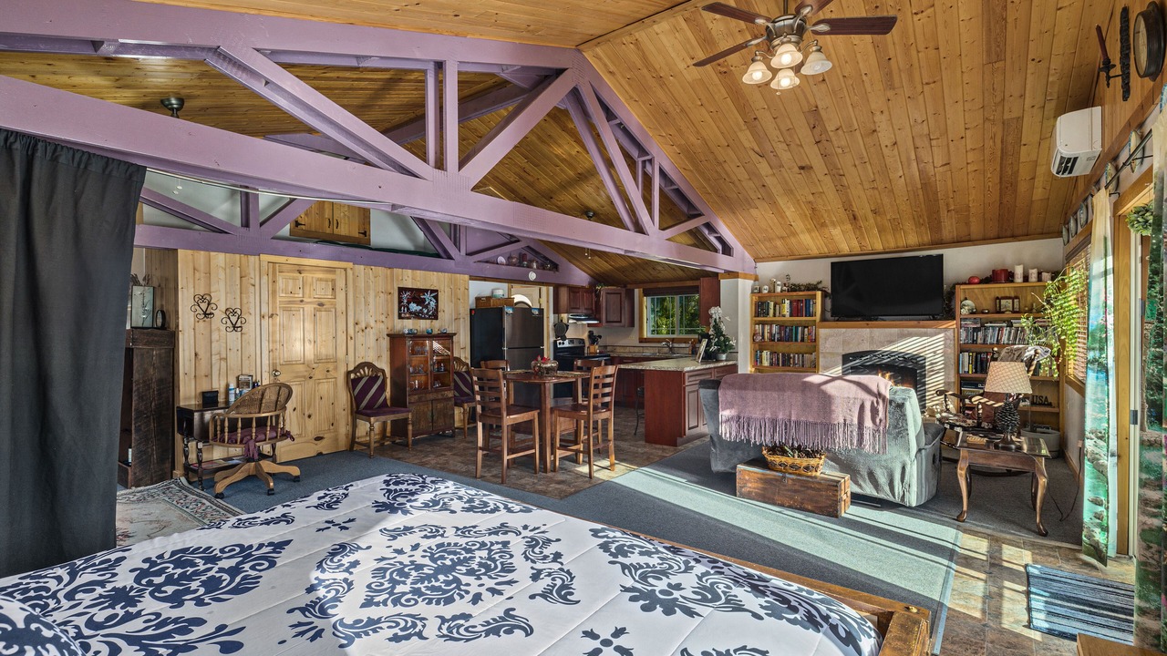 Photo of Bedroom in Gold Bar