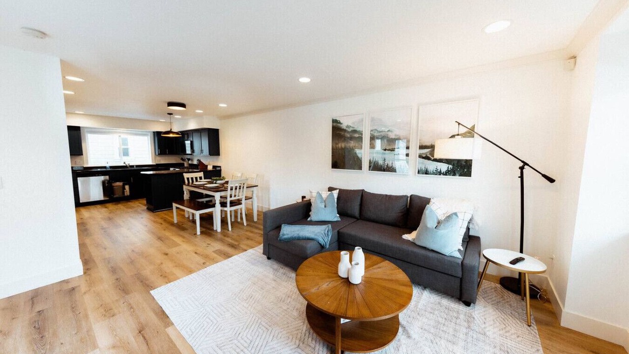 Photo of Livingroom in Old Ballard