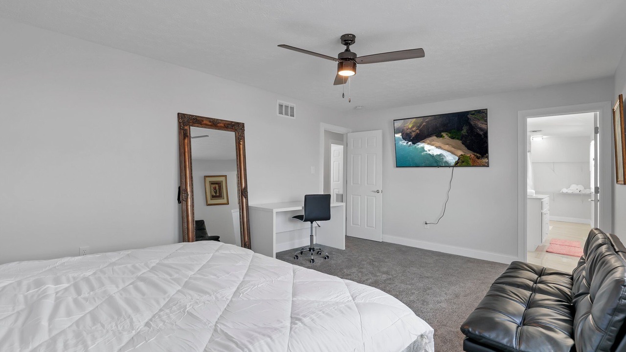 Photo of Bedroom in New California