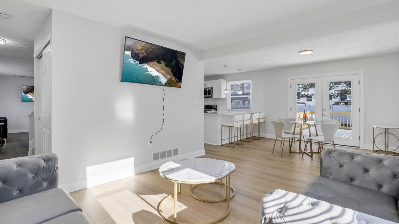 Photo of Livingroom in New California