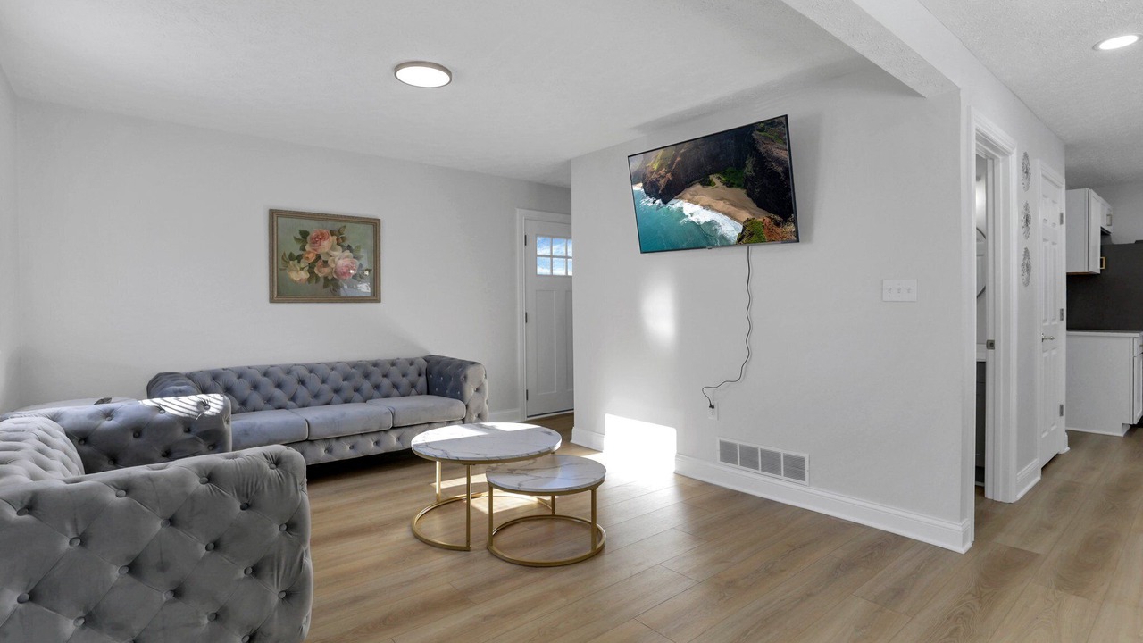 Photo of Livingroom in New California
